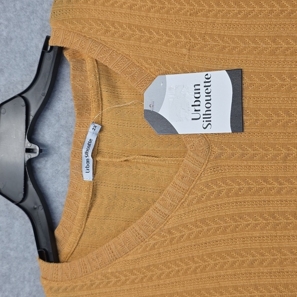 Urban Silhouette NWT yellow/gold top - Picture 6 of 9